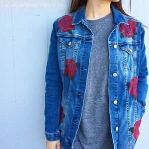 Womens Lularoe Jaxon Red Rose Embroidered Rodeo Denim Jean Jacket - Sz XXS